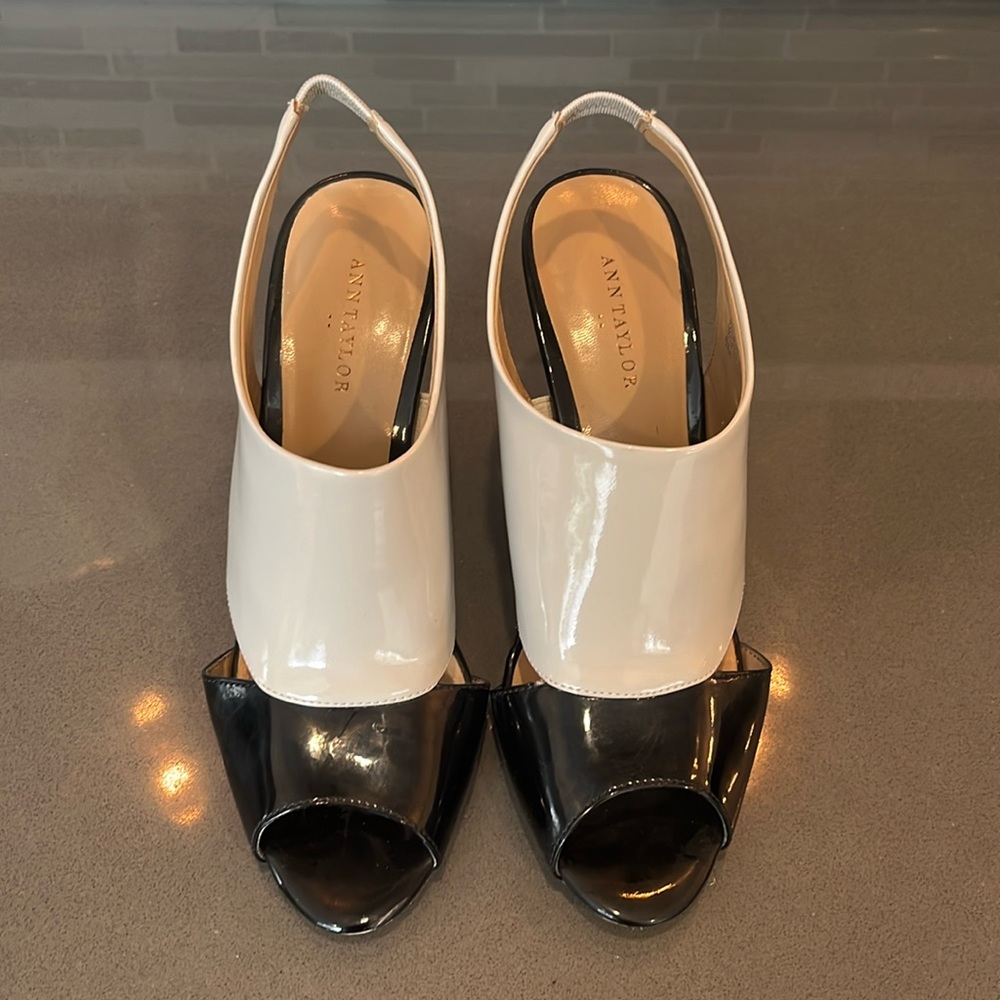 Ann Taylor Ritzy Colorblock Sandal Size 8